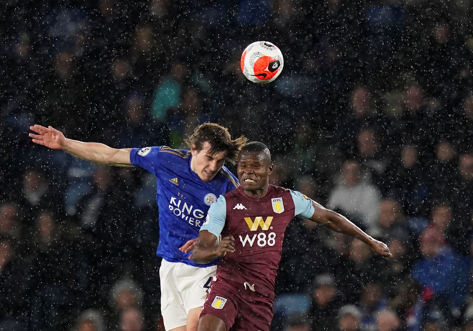 出过人的足 出过人的足